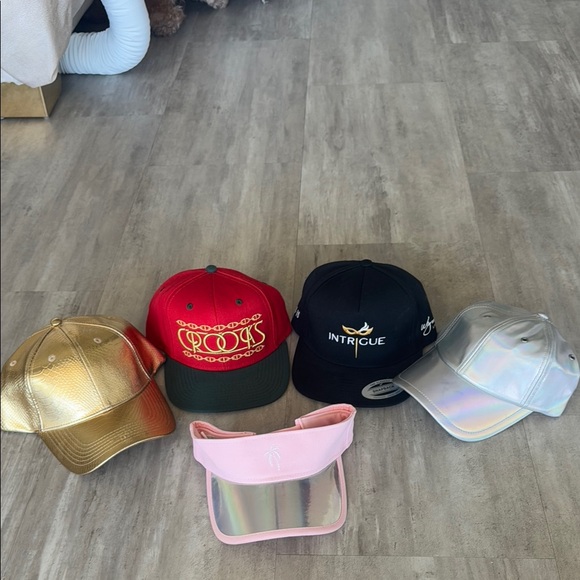 Crooks & Castles + Extra Caps - Picture 1 of 1